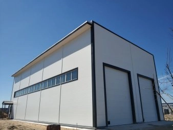 Грузовое СТО из сэндвич-панелей